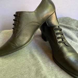 🔮3/$20🔮Leather Aerosoles Heely Um pumps